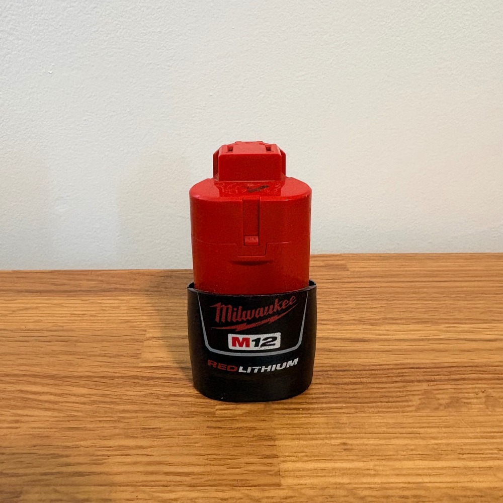 Milwaukee Battery 48-11-2401 M12 REDLITHIUM 12V Li-ion For Parts No Charge Dead